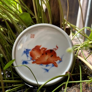 Gilded Flying Pig Porcelain Teapot Stand, Iron Red Tea Ware