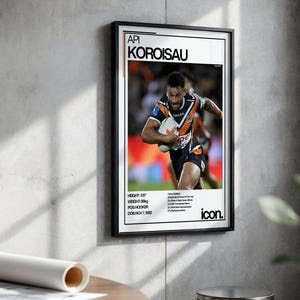 Api Koroisau West Tigers NRL - Poster Väggtryck Base Series - Gåva Konst Samlarobjekt
