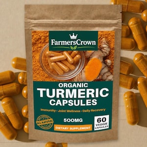 Op de afbeelding: Een bruin zakje met FarmersCrown biologische kurkuma capsules. Het etiket toont een kom met capsules, een kurkumawortel en de tekst Organic Turmeric Capsules, 500mg, 60 Veggie Capsules, Immunity, Joint Wellness, Daily Recovery.