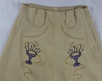 Vintage 1950s Western Skirt. Cream wool gabardine. Rhinestoned purple embroidered martini glasses. Faux smile pockets. Western belt loops