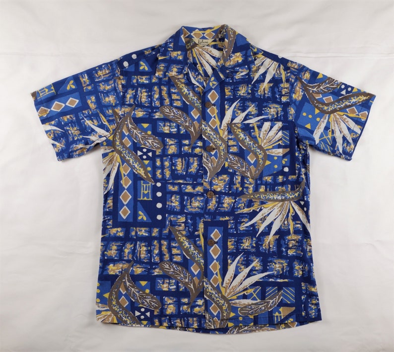 Alfred Shaheen Kiilani 1950s Men's vintage Hawaiian Aloha Shirt. Small. Cotton. Bird of Paradise. Blues, bronze, yellow, white. Loop collar image 10