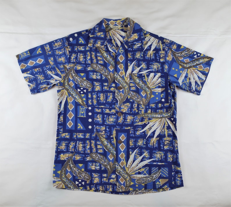Alfred Shaheen Kiilani 1950s Men's vintage Hawaiian Aloha Shirt. Small. Cotton. Bird of Paradise. Blues, bronze, yellow, white. Loop collar image 1