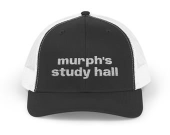 Cappellino da camionista della sala studio di Murph / testo ricamato, parte frontale nera, rete bianca
