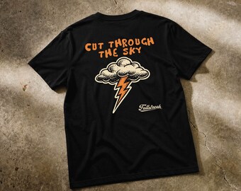 Schwarzes Kurzarm-T-Shirt „Cut Through The Sky“