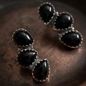 Schwarze Edelstein-Ohrstecker aus Sterlingsilber, Gothic-Schmuck, Geschenk für Sie