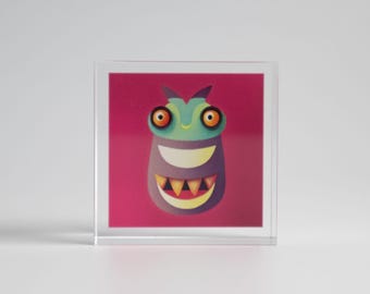 Bloque de arte acrílico Mika | Criatura fantástica colorida | Decoración de escritorio | Regalo único para coleccionistas | Mini obra de arte en plexiglás