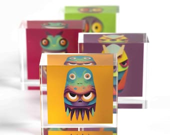 Juego de 4 bloques de arte acrílico | Criaturas fantásticas coloridas | Decoración de escritorio | Regalo único para coleccionistas | Monstruos adorables | Bloque 3D