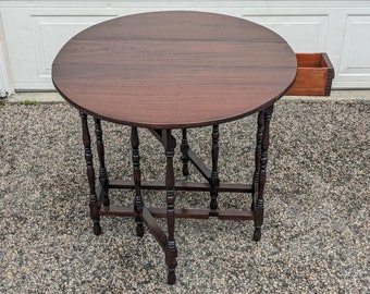 Vintage English Oval Double Drop Leaf Gate Leg Table - Solid Wood, Single Drawer - *Free Local Pickup / Request Shipping Options*