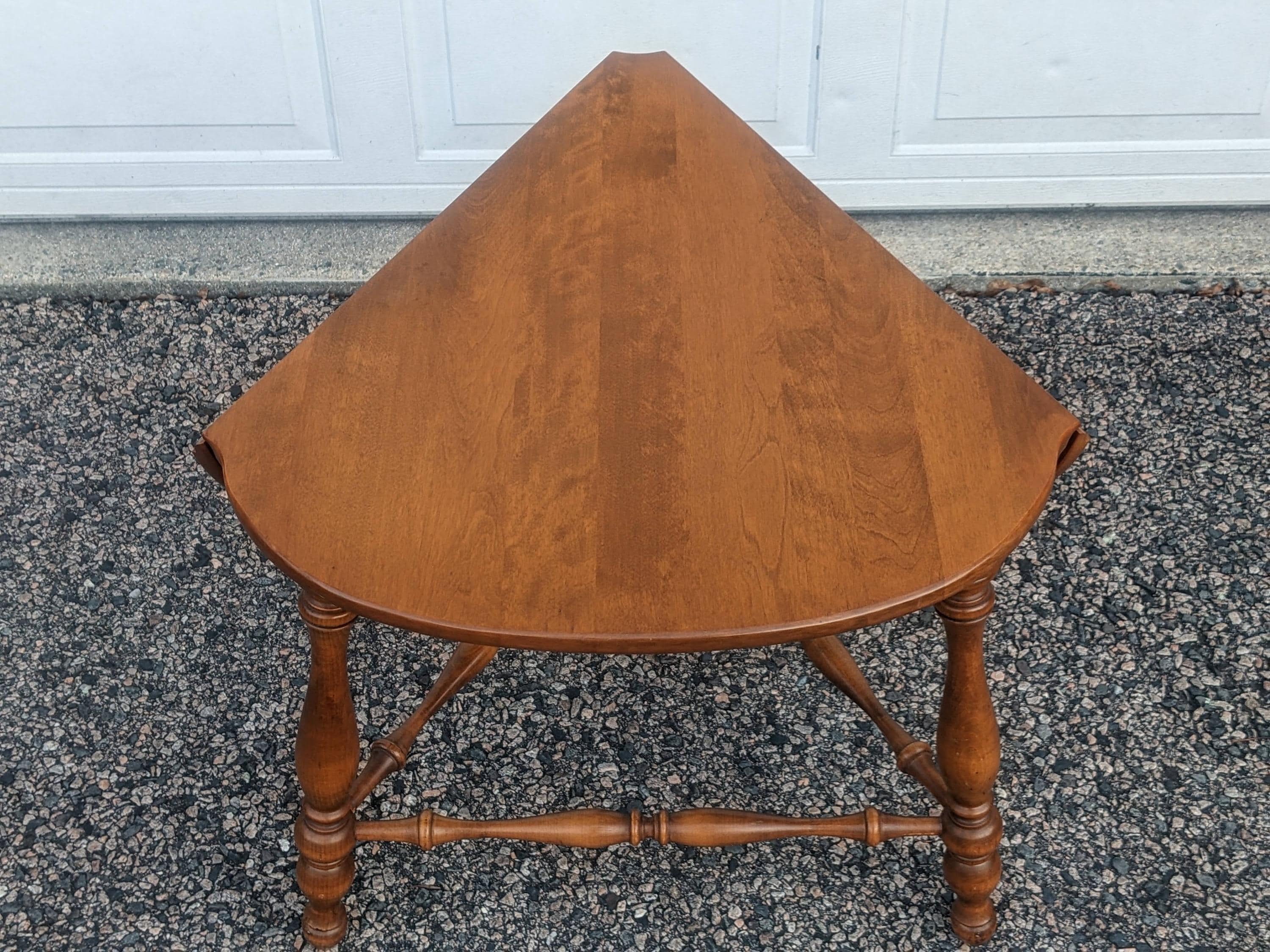 アメリカヴィンテージ Ethan Allen チェステーブル Ethan Allen Early American Corner Table, Maple & Birch