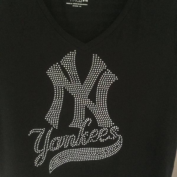 New York Yankees fans in Navy Blue T-Shirt, V-Neck or Tank Top w/design in crystal beads