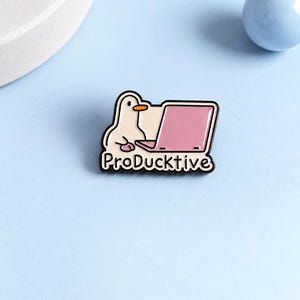 Spilla smaltata a forma di anatra ProDucktive, regalo divertente per l'ufficio, spilla per laptop, regalo per i colleghi.