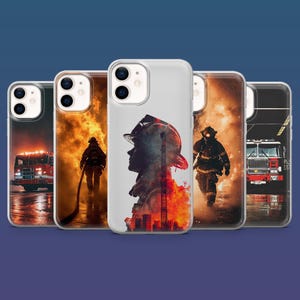 Könnte beinhalten: Fünf transparente Handyhüllen mit Feuerwehrmotiven. Die Designs zeigen ein rotes Feuerwehrauto, einen Feuerwehrmann mit Schlauch in Flammen, ein Profil eines Feuerwehrmanns mit Skyline, einen Feuerwehrmann im Feuer und ein weiteres Feuerwehrauto.