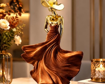 Statuetta floccata galvanizzata di lusso / Statua moderna per l'arredamento di casa / Elegante ornamento per il soggiorno / Decorazione per mobile TV e mobile portabottiglie