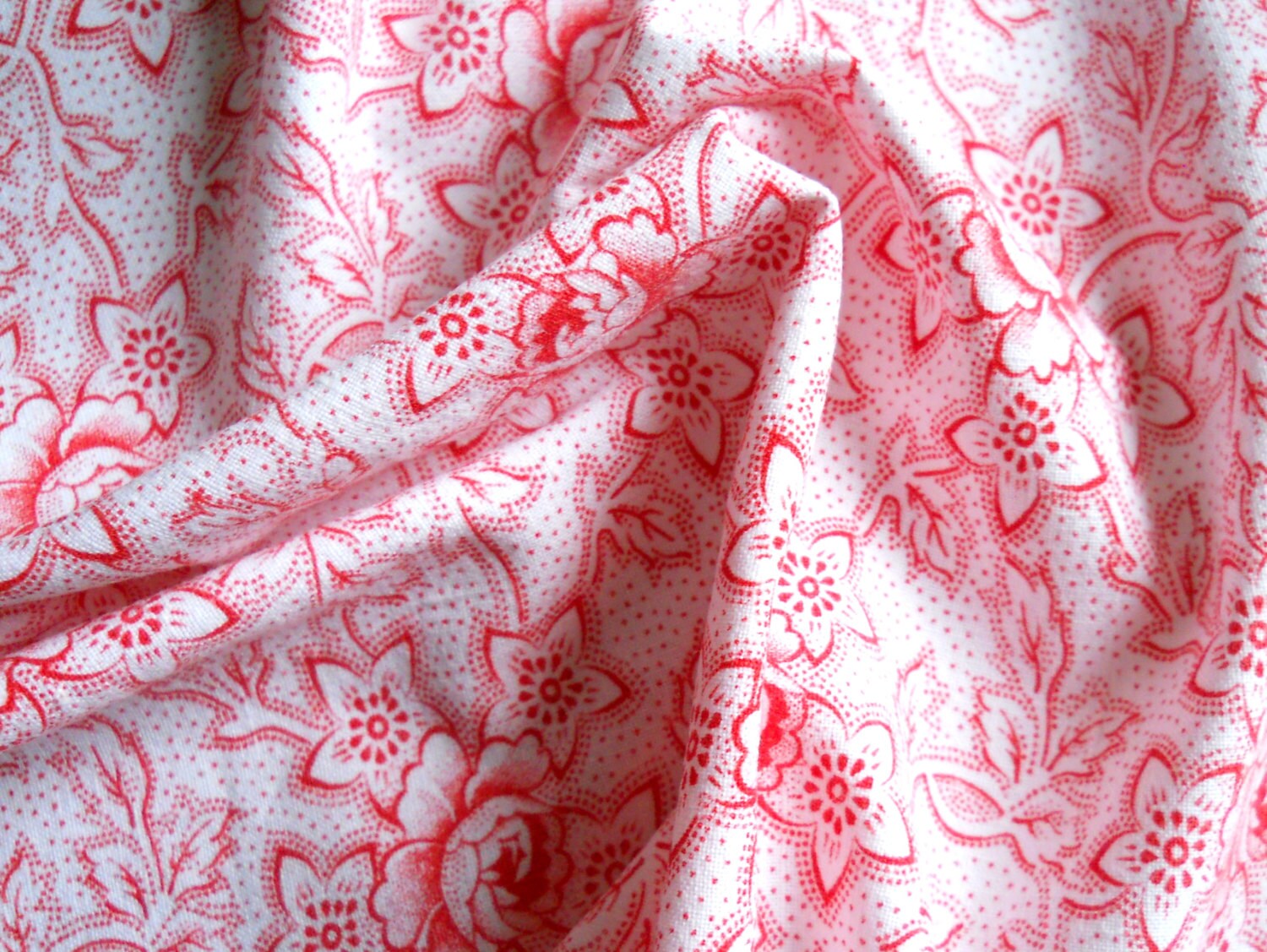 Red floral vintage fabric quilting fabric patchwork fabric Etsy