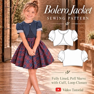 Könnte beinhalten: Ein Schnittmuster für eine Bolero-Jacke, bestehend aus einer dunkelblauen Kurzarmjacke mit Puffärmeln und Manschetten, getragen über einem dunklen Oberteil und einem rot-blau karierten Rock. Enthält technische Zeichnungen, Text und ein Video-Tutorial.