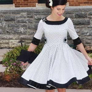 vintage dress patterns 1940s Vintage 1940s Women's Summer Dress with Bow Sewing Pattern, B32", Simp   Ian Drummond Vintage