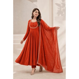 Conjunto de traje Anarkali color naranja mostaza, vestido étnico indio para mujer, kurta bordada con dupatta, atuendo para invitada de boda, salwar kameez festivo