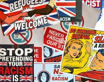 Refugees Welcome (pin/button, 4 Sizes) - Pro-immigrant, Solidarity