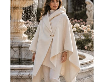 Damen-Cape aus elfenbeinfarbener Wolle, Winterponcho mit Kapuze, eleganter Wickelmantel, luxuriöse weiße Oberbekleidung
