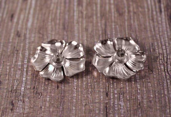 Avon "Polished Blossoms"  Silver Tone Pierced Flo… - image 5