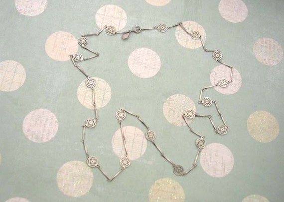 Avon "Flower Lace" Silver Tone Necklace - Vintage… - image 2