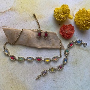 Sarah Coventry Gold Tone Sabrina Fair Necklace, Bracelet and  Clip Earrings Set - Vintage 1959/60