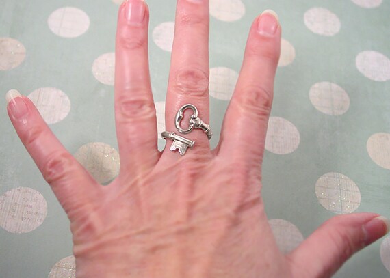 Avon Sterling Silver Secret Key Skeleton Key Ring - Vintage