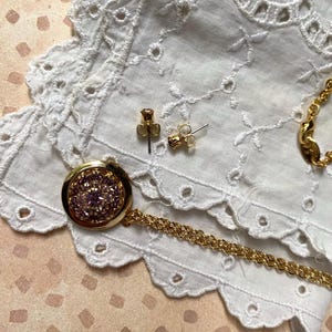 Avon Birthstone Locket Gift Set Necklace and Earrings February - Vintage 1998