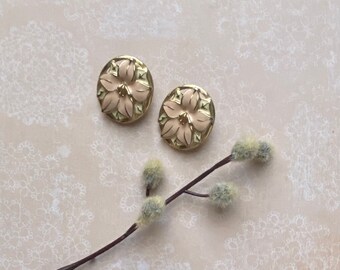 Gold Tone Pink And White Floral Clip Earrings - Vintage