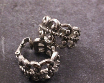 Avon "French Filigree" Silver Tone Clip Earrings Scroll Design  - Vintage 1977