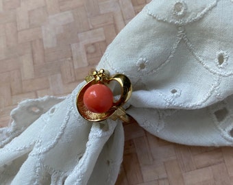 Avon "Spindrift" Faux Coral Stone Gold Tone Ring - Vintage 1975