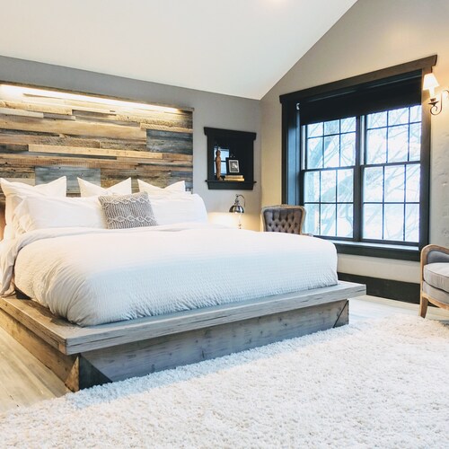 The King Kristopher Weathered Driftwood Finish Platform Bed The King Kristopher Weathered Driftwood, Weathered Wood King Bed