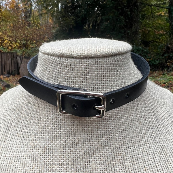 1/2" zwart lederen minimalistische choker met zilveren gesp