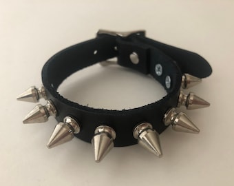 Classic punk spike bracelet, one row