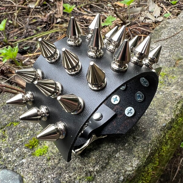 Pulsera de púas gótica punk con 3 filas de púas