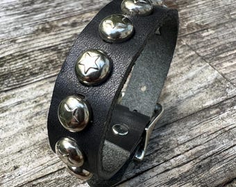 Studded leather punk bracelet with little star studs