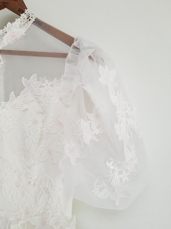 1980s wedding gown with long train -m