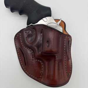 Leather revolver pancake holster