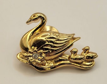 Vintage Avon Swan Brooch – Gold Tone Mama Swan and Cygnets Pin