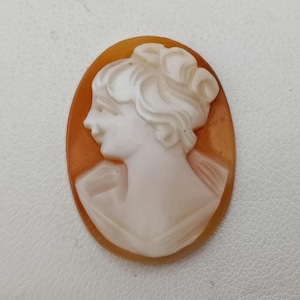 Hand Carved Shell Loose Cameo- Silhouette of a Lady Carved On Shell- Vintage Cameo Jewelry Findings- Jewelry Craft Ideas- K#1065