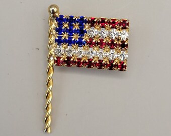 American Flag Pin- Vintage Rhinestone Brooch- Rhinestone American Flag Pin- Patriotic Jewelry- K#1573