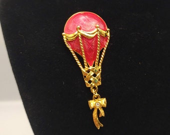 Vintage Avon Red Enameled Hot Air Balloon Pin- Dangling Charm Hot Air Balloon Brooch- Vintage Avon Jewelry Collector Gift- K#662