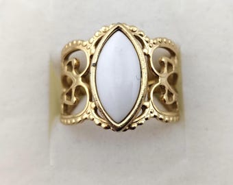 Vintage Sarah Coventry City Slicker Ring 1978 White Cabochon Gold Filigree Adjustable Size