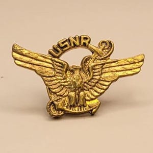 Vintage Gold Tone US Navy Reserve Pin: Military Brooch