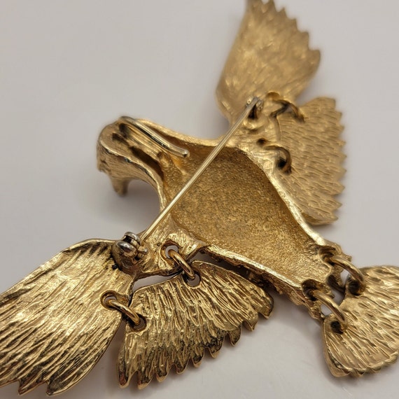 Bird in Flight Pin - Gold Tone Highly Detailed 3D… - image 5