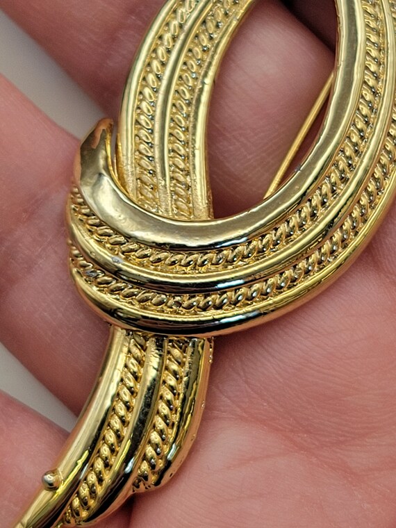 Vintage Texture Overlapping Loop Design Pin - Gol… - image 4