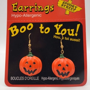 Tarjetas Carlton - Pendientes colgantes de Jack-O-Lantern - Temporada espeluznante - Cara de calabaza - Joyería vintage de Halloween - Joyería urbana espeluznante K#773