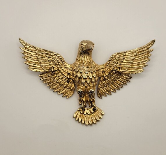 Bird in Flight Pin - Gold Tone Highly Detailed 3D… - image 1