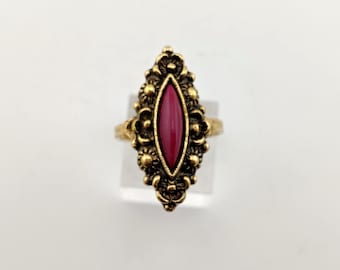 Vintage Sarah Coventry Adjustable Ring Burgundy Marquis Cabochon Gold Tone Statement
