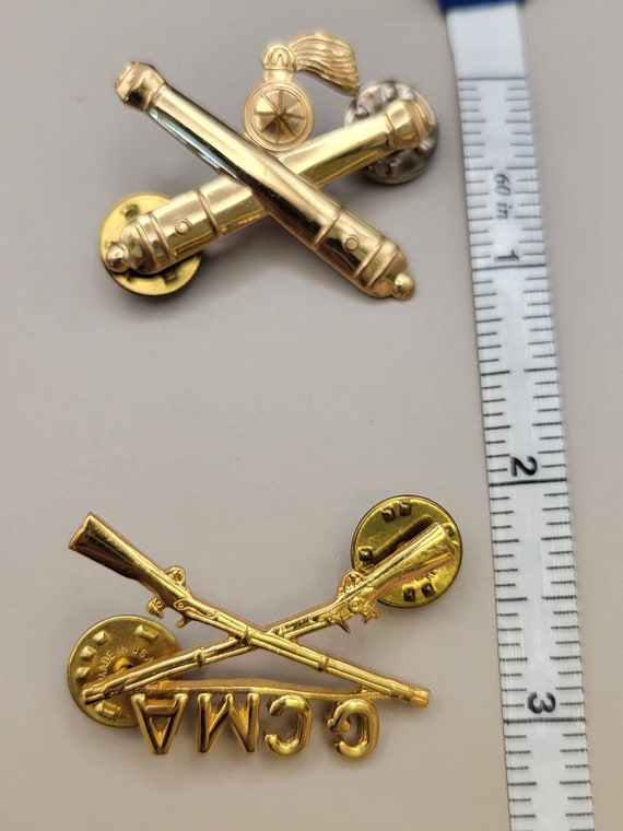 Broche vintage en métal doré, accessoire rétro pour collectionneurs